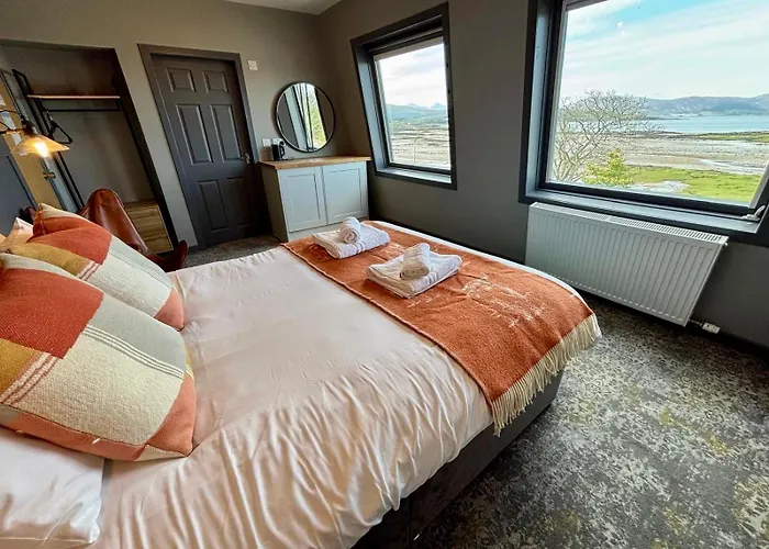 Hebridean Inn - Self Catering With Spectacular Views