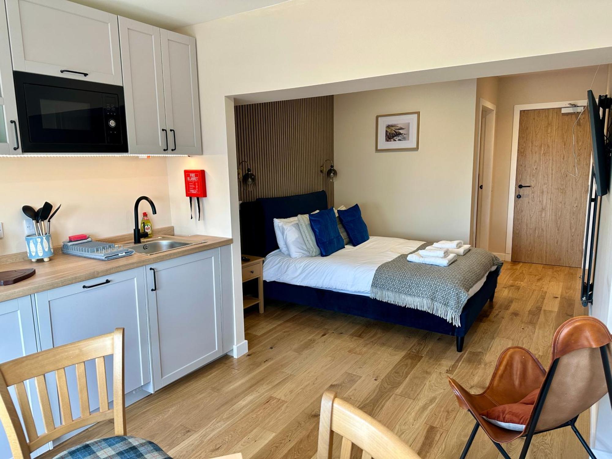 The Hebridean - & 3* Broadford (Isle of Skye)
