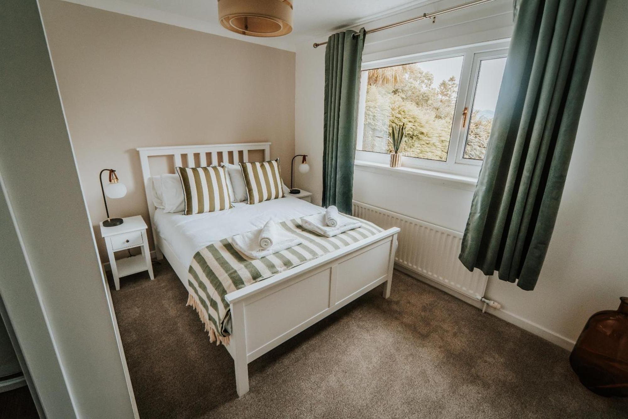 The Hebridean - & 3* Broadford (Isle of Skye)